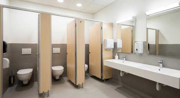 Les équipements sanitaires pour professionnels : le choix du stratifié compact HPL par LDM